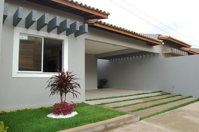 Vendo casa em Cond Fechado com 03 quartos 02 suítes Altos Do Calhau