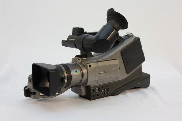 )- Câmera Profissional Panasonic 750x