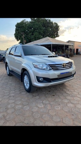 TOYOTA HILUX SW4 3.0 TDI 4X4 SRV 7L 2013