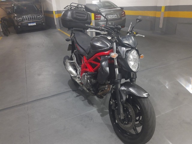 SUZUKI GLADIUS 650