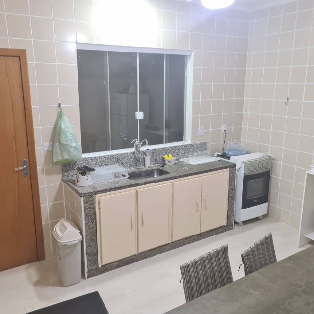 Área de festa com piscina aquecida e casa de temporada - Foto 3