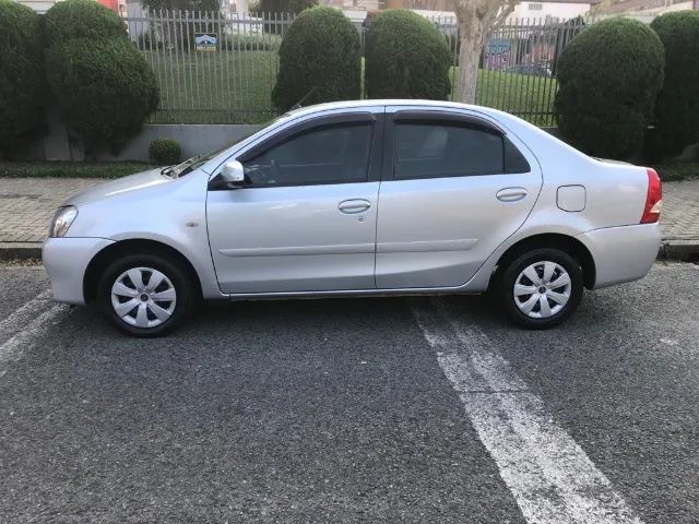 52.900,00 / Etios Sedan XS 1.5 2017 Completo Prata - Foto 4