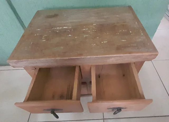 MESA DE CABECEIRA ESTILO CÔMODA DE MADEIRA DE DEMOLIÇÃO  - Foto 3