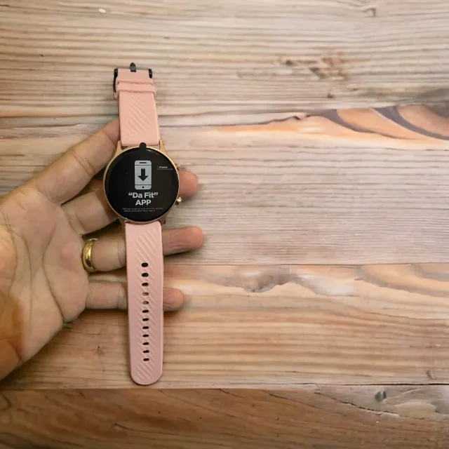 Moto 360 dourado deve ser lançado em breve; veja as fotos do smartwatch