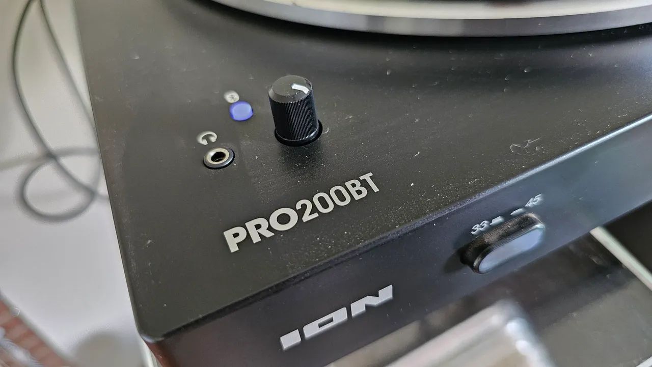 Toca-discos Ion PRO200BT com bluetooth e USB (super brinde!)