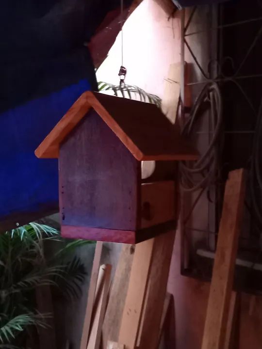 Casinha de passarinho de madeira - Foto 4