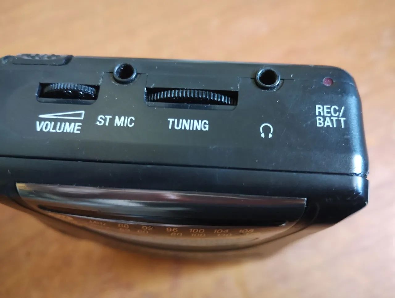 Walkman Rádio Gravador de Cassete Panasonic RQ-A171 com alto-falante na porta - Foto 4