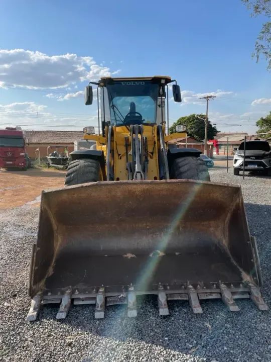 EXCELENTE PÁ CARREGADEIRA VOLVO L60F 2021 - Foto 6