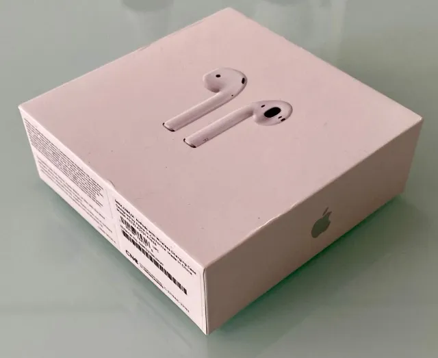 Caixa vazia dos AirPods Apple