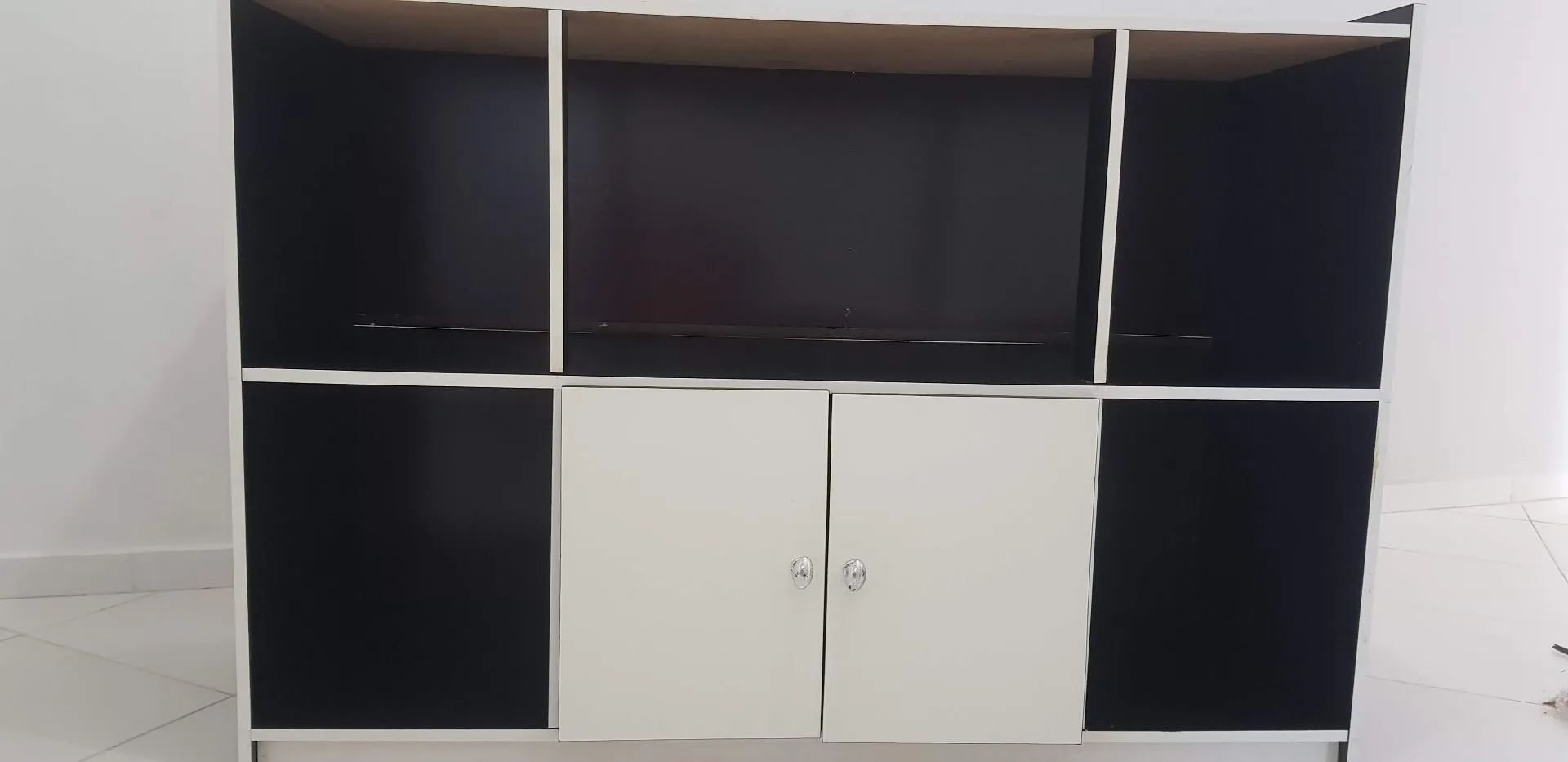 Rack de madeira preto e branco - Foto 5