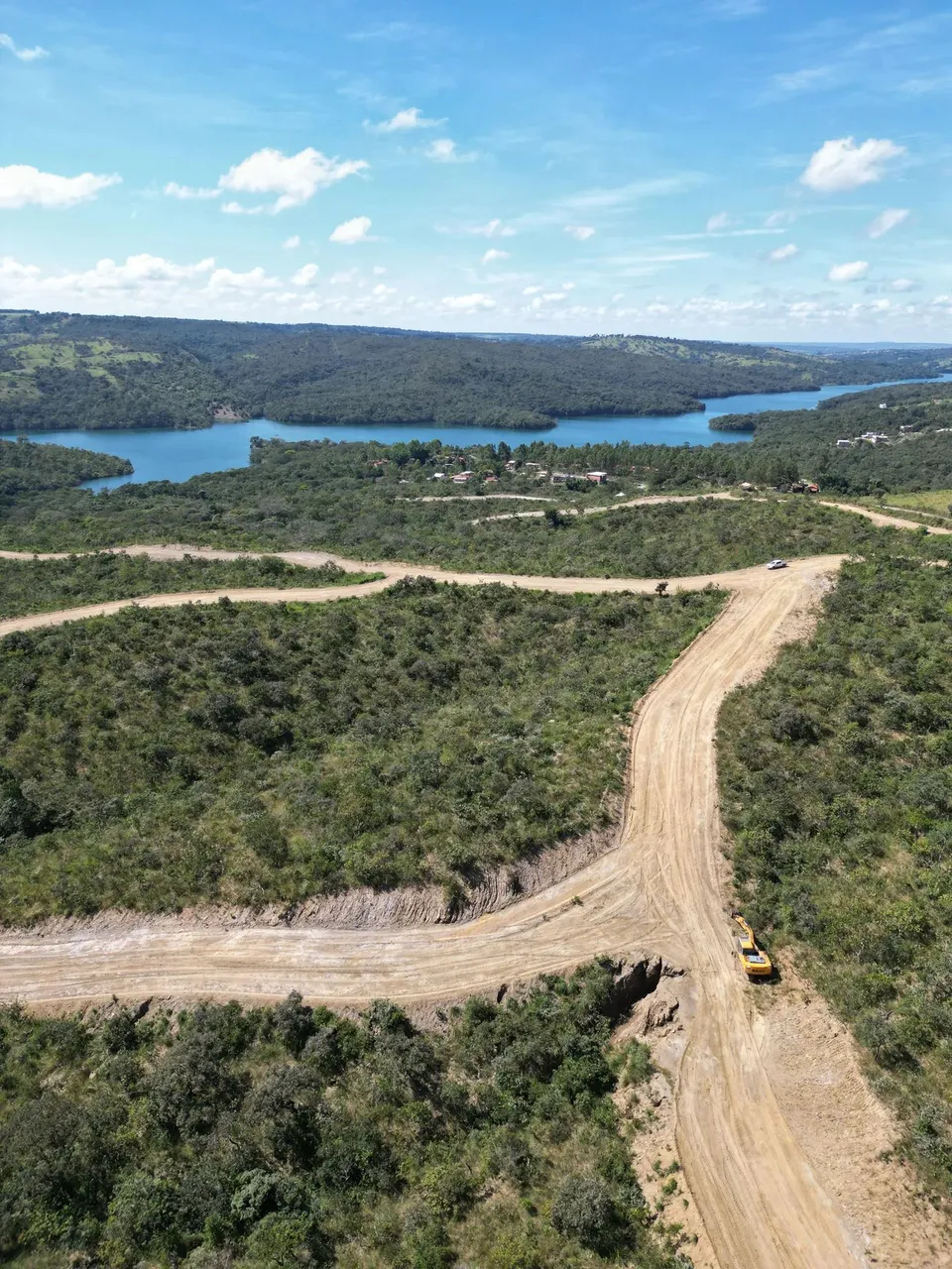 " Lago Corumbá 4 )