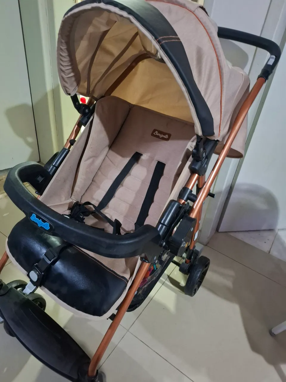 Carrinho de Bebê + bebê conforto Semi Novo
