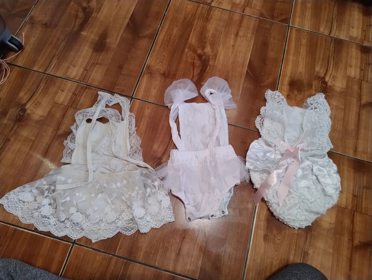 Body de renda para bebê - 3 peças - Foto 2