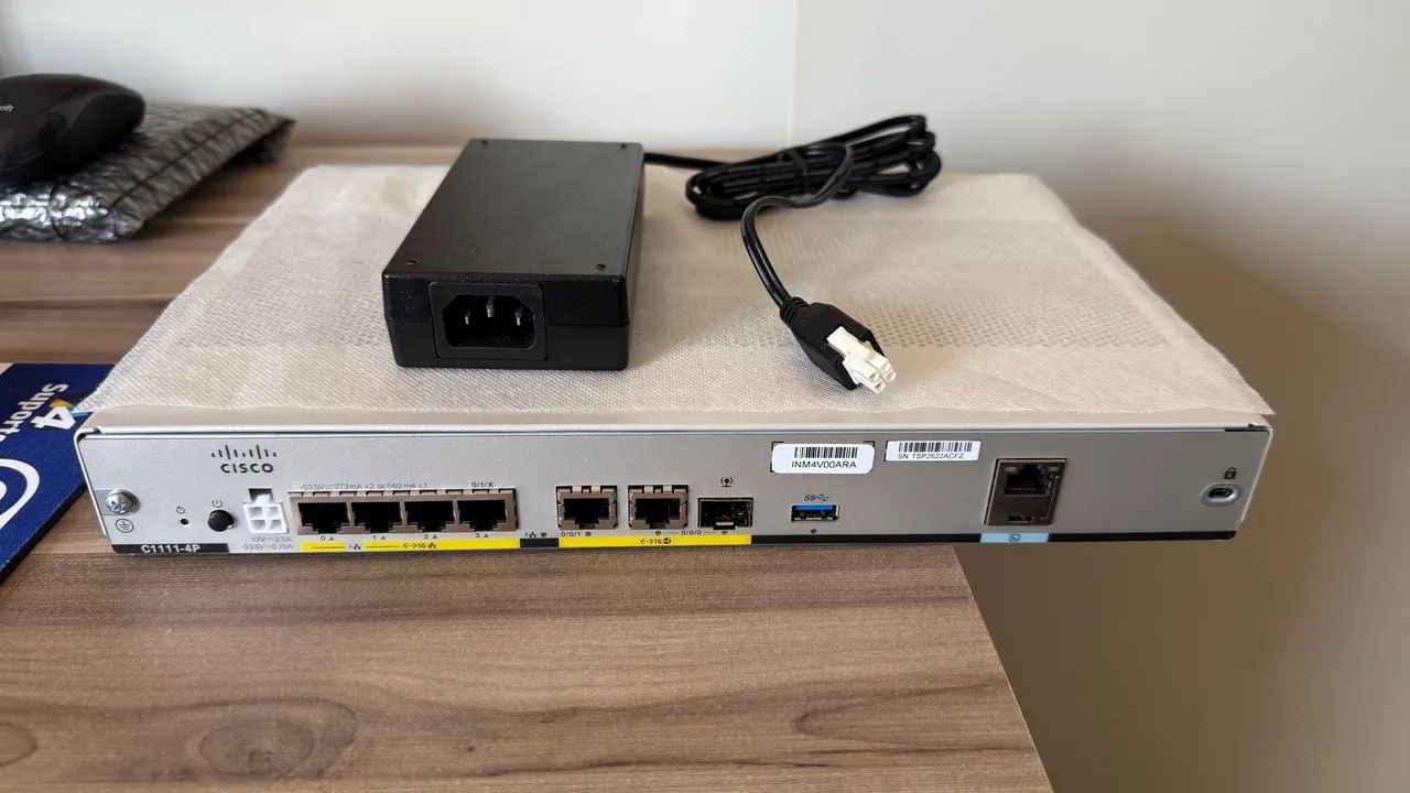 Cisco C1111-4P ISR 1100 Series Roteador