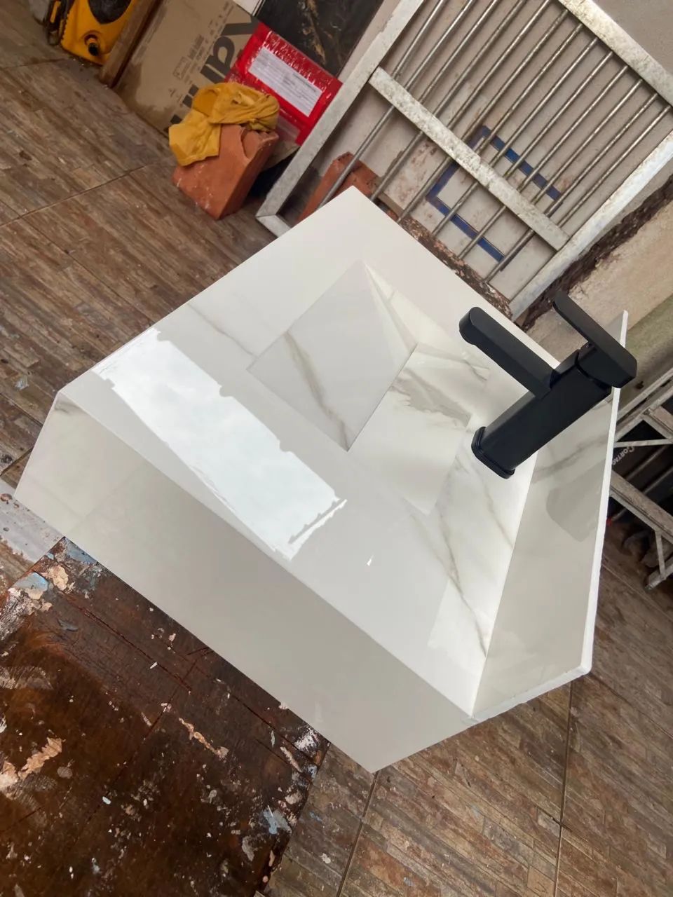 Pia de banheiro em porcelanato - Foto 4