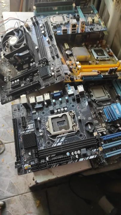 vendo placa maes H61soquete 1155   com defeito  35 reais  unidade