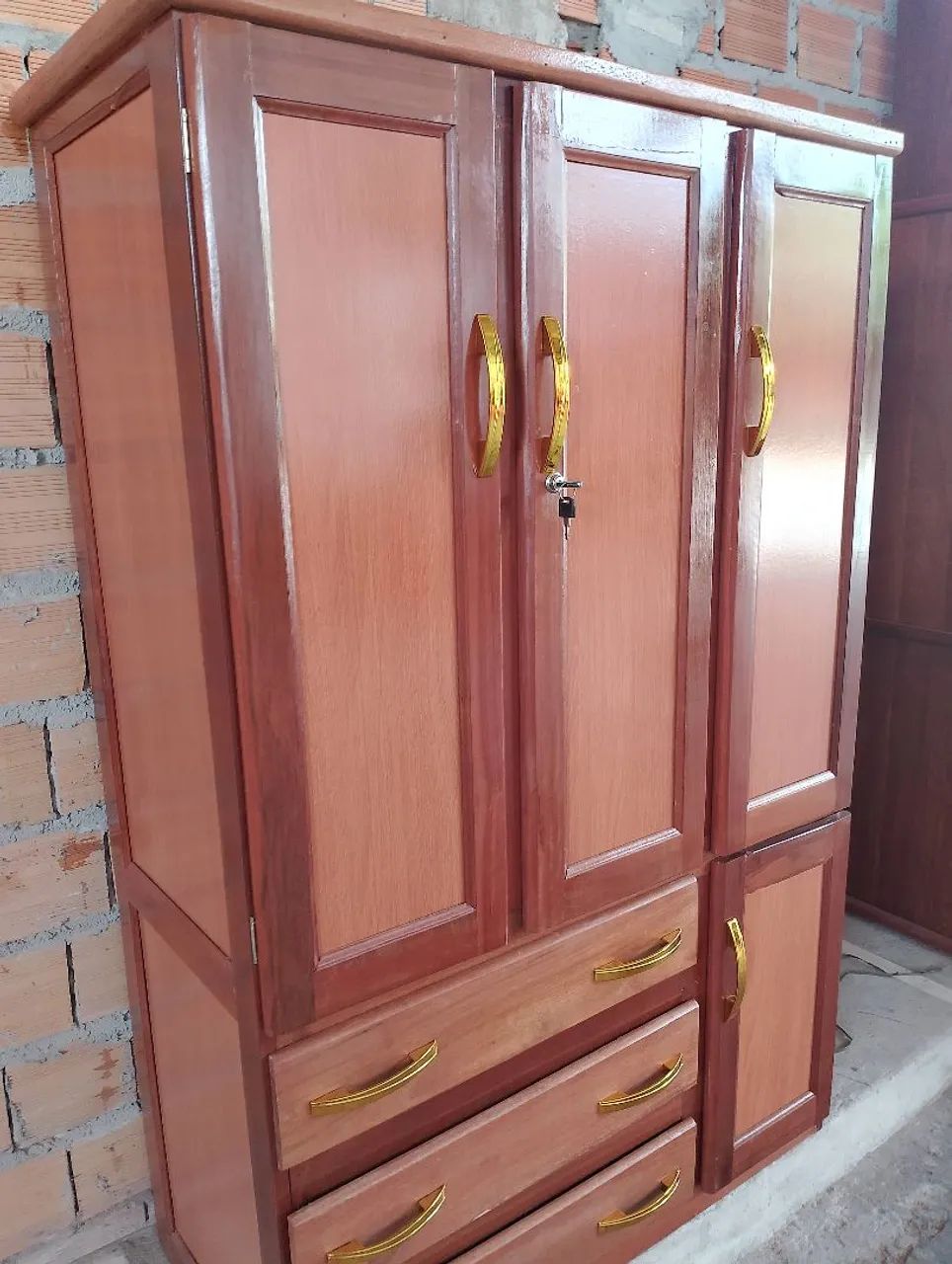 GUARDA ROUPA DE 3 PORTAS NOVO 
