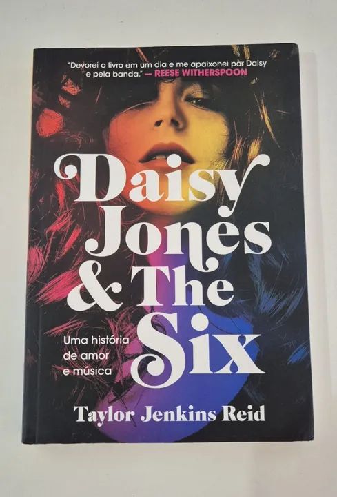 Livro Daisy Jones and The Six