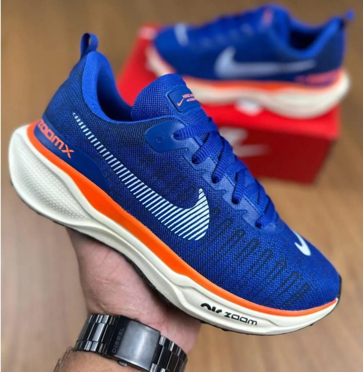 Tênis Nike Zoom Azul com Detalhes Laranja