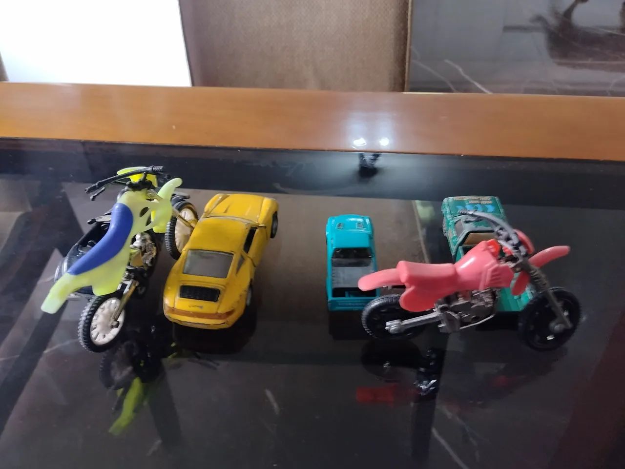 Conjunto de Carrinhos e Motos em Miniatura - Foto 2