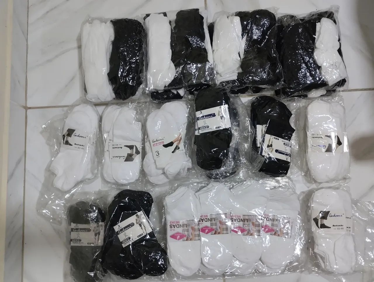Kit com Meias Masculinas e Femininas
