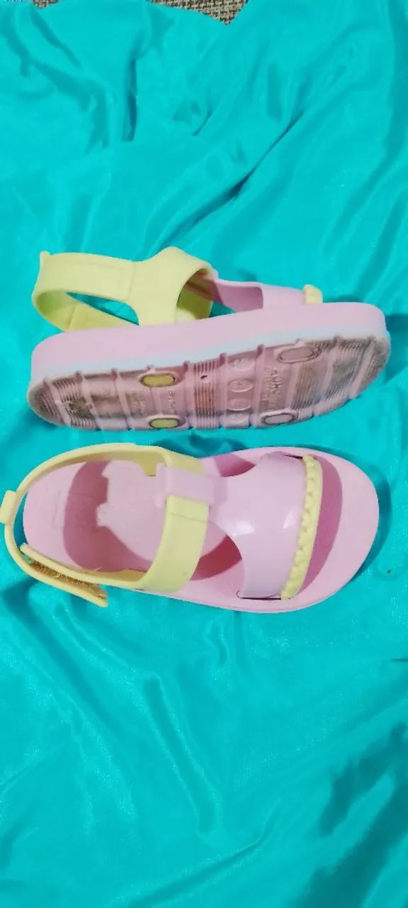 Sandália infantil com recortes rosa | Zaxy - Foto 3