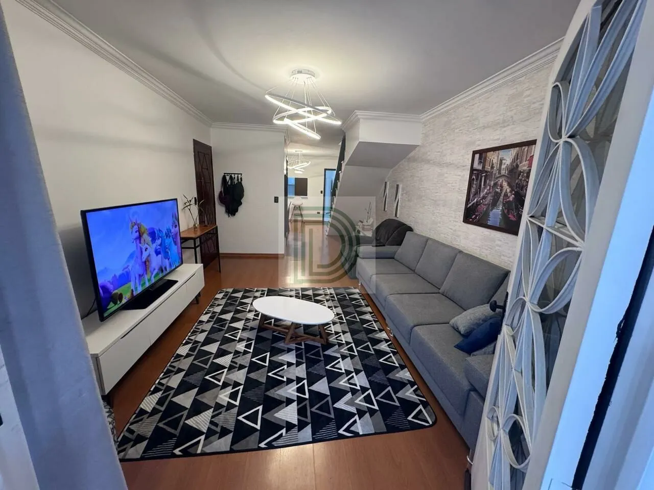 Sobrado à Venda com 3 Suítes e Terraço Amplo - no Jardim Colombo