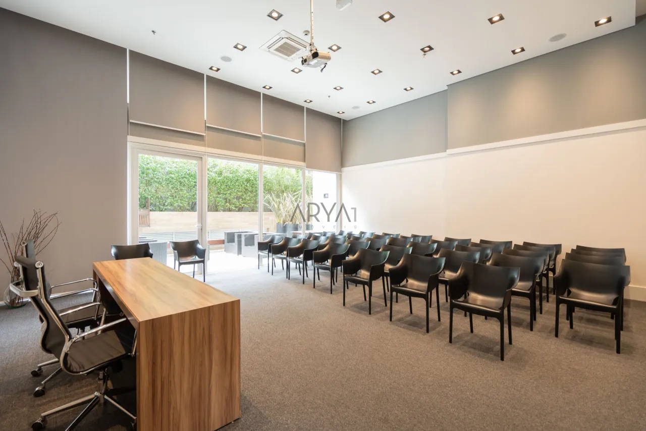 Sala comercial à venda no Água Verde ARYA1