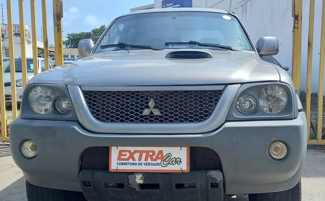 Vendo L200/2012 tudo funcionando 