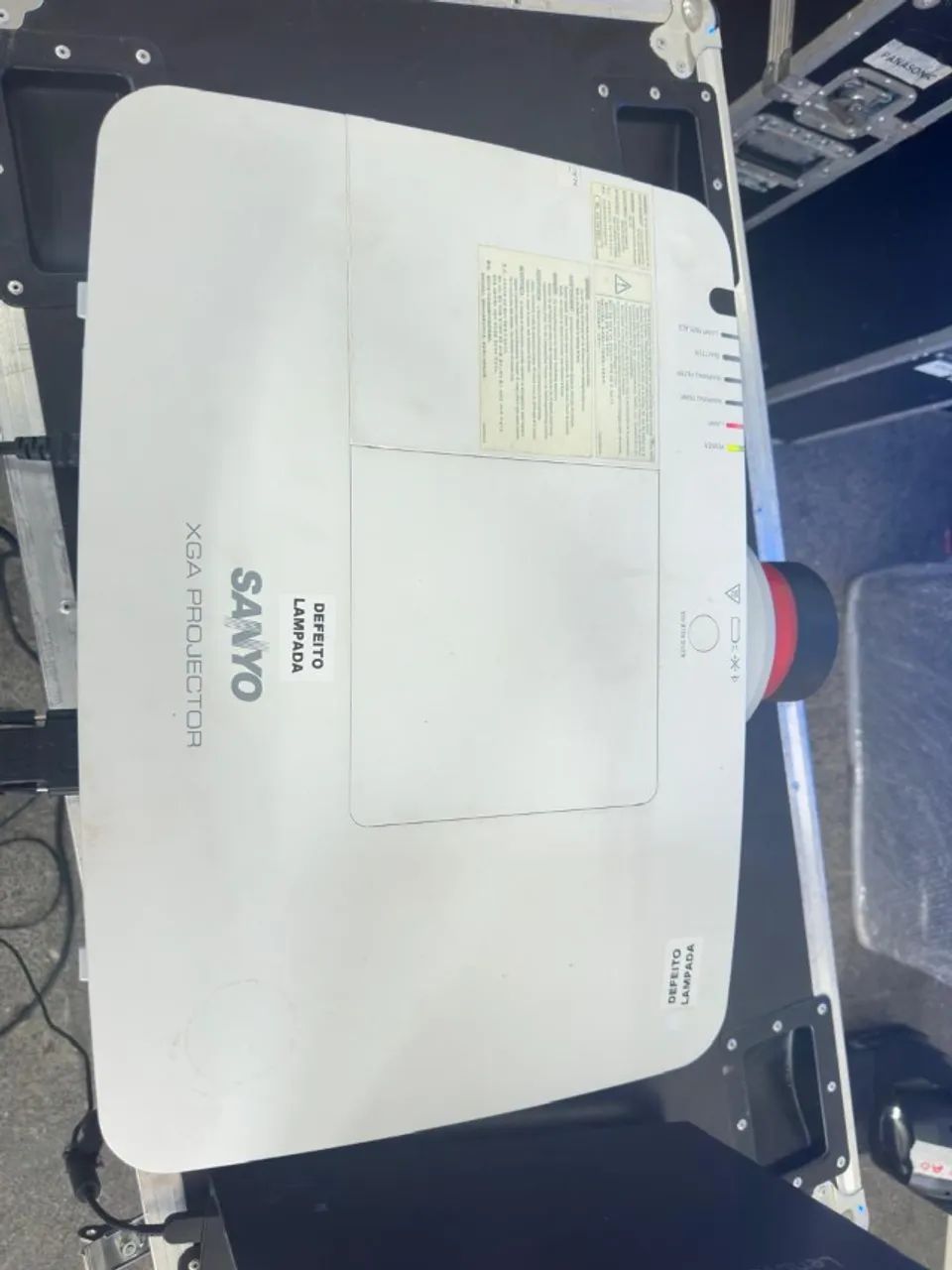 Projetor Sanyo 6000 Lumens - Plc-xm150 * Defeito Na Lampada