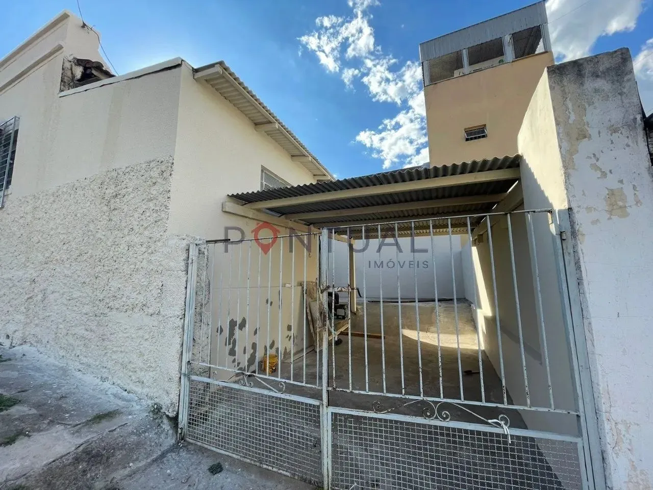 Casa para locação no bairro Palmital em Marília-SP: 3 quartos, 1 sala, 1 banheiro, 2 vagas