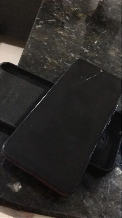 Celular para usar as peças 