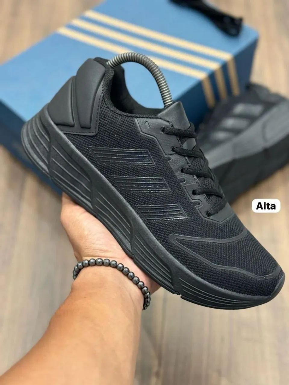 Tênis Adidas Azul com Detalhes Laranja - Calçados - Cruzeiro