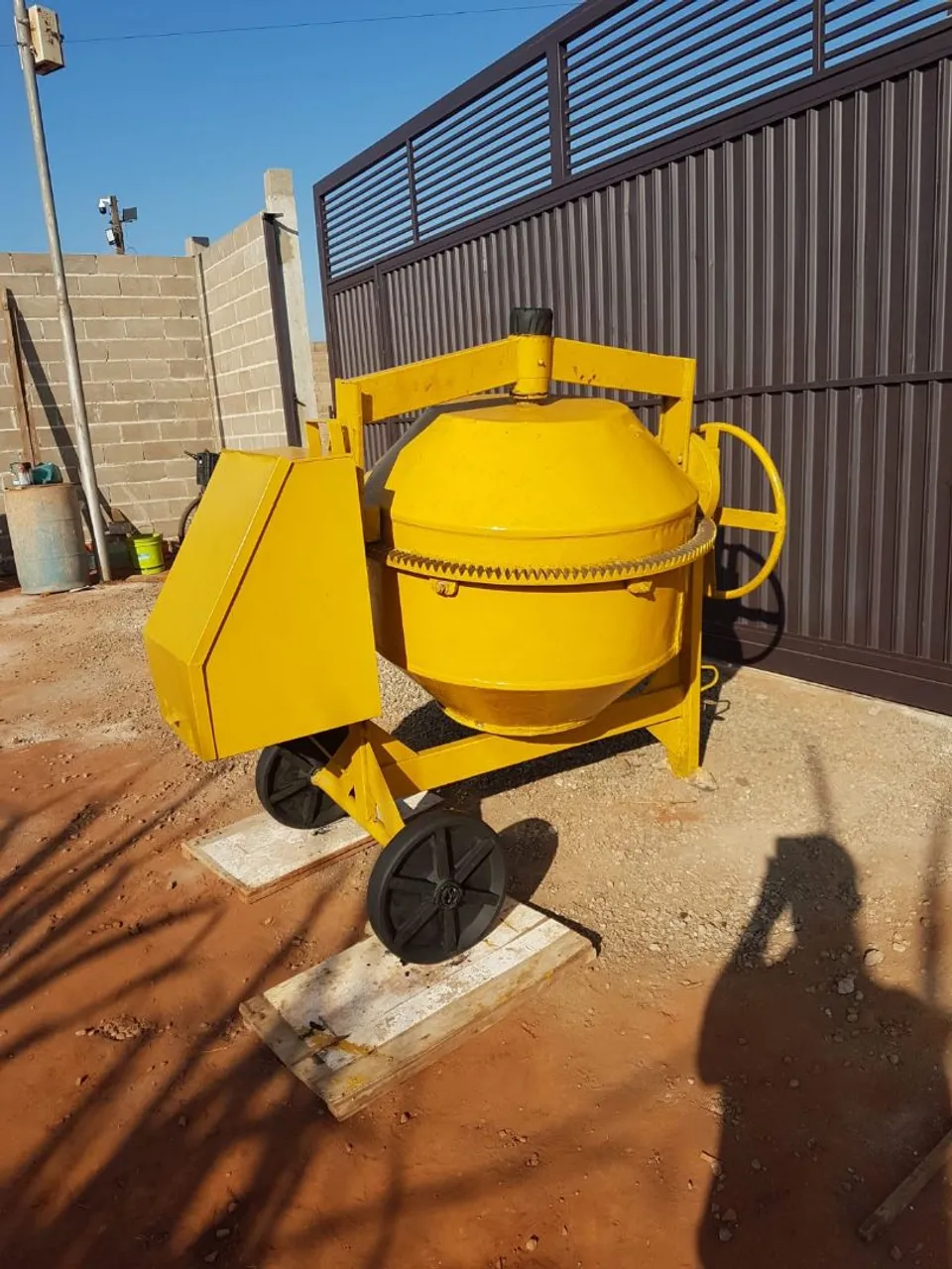 VENDO BETONEIRA CSM 400L
