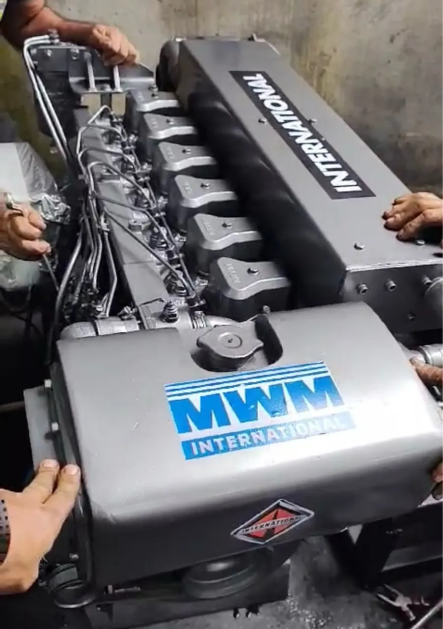 Motor MWM, série 10, 6 cilindros, 200HP