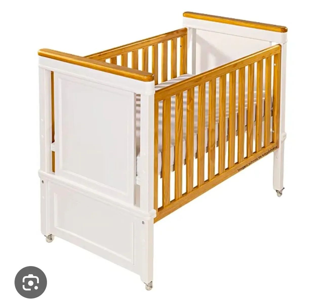 Berço e madeira maciça + colchão de brinde 