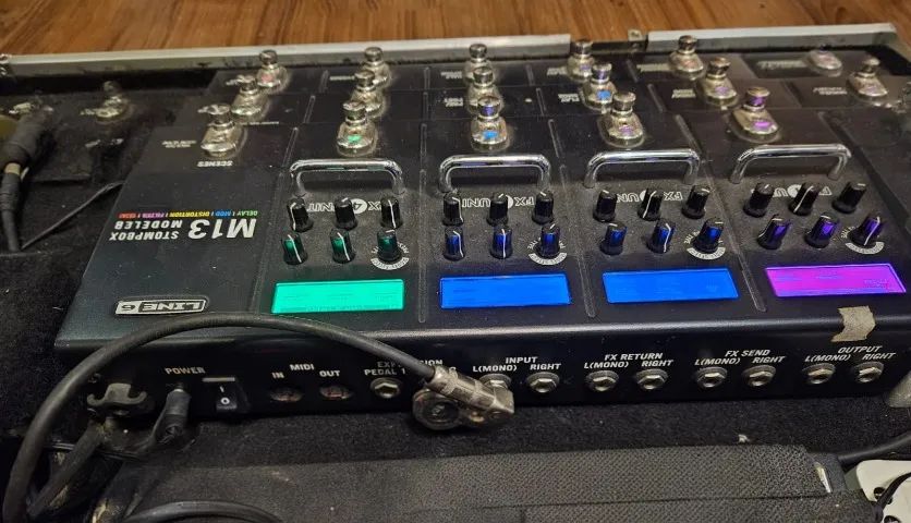 Pedaleira Line 6 - M13 - Instrumentos musicais - Costa e Silva