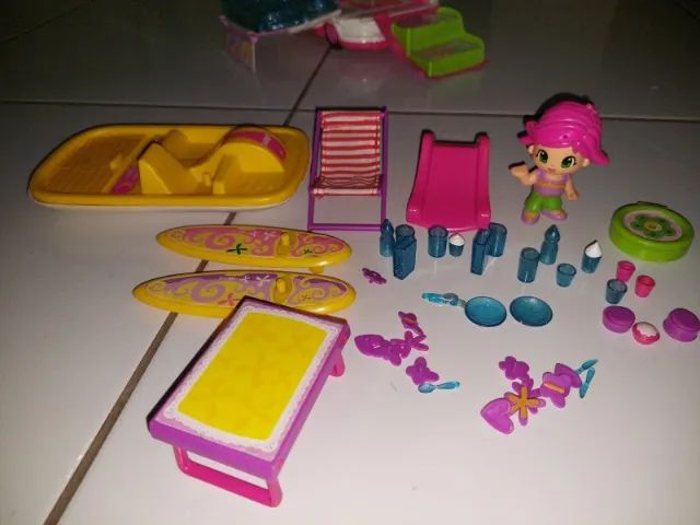 Vendo combi de brinquedo com boneca e afins - Foto 2