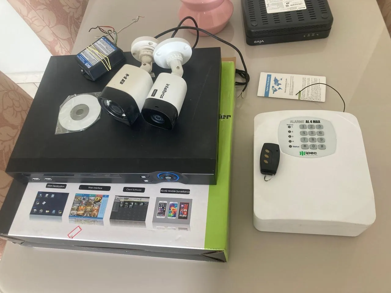 Kit de Segurança com Câmeras Intelbras e Central de Alarme