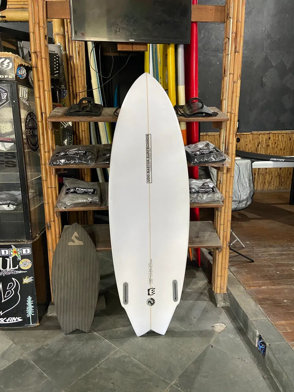 Prancha de surf UB 5.7 cod 108  - Foto 3