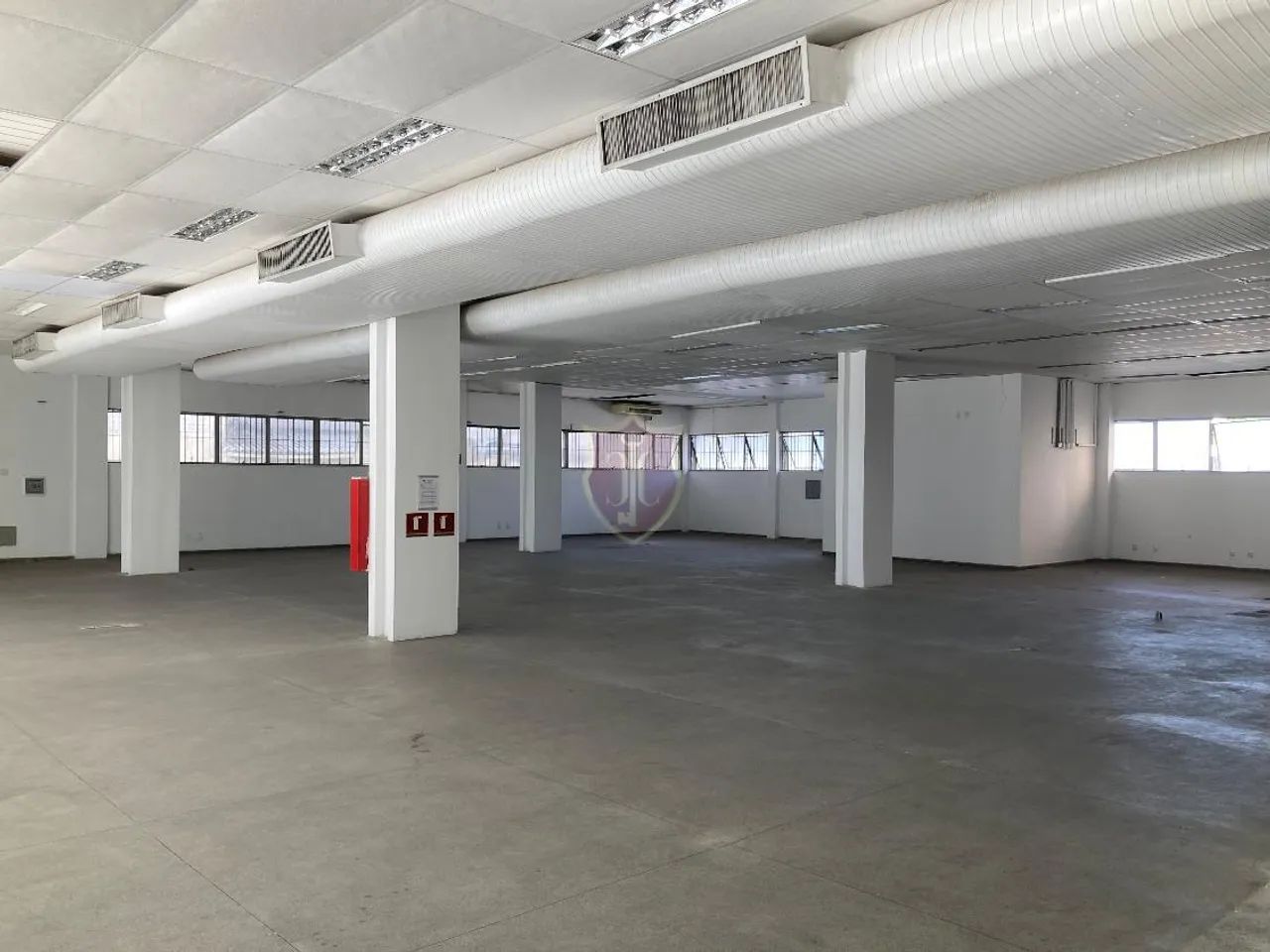 Prédio comercial com 3 pavimentos, 1.754m², no melhor do Canela! - Foto 4