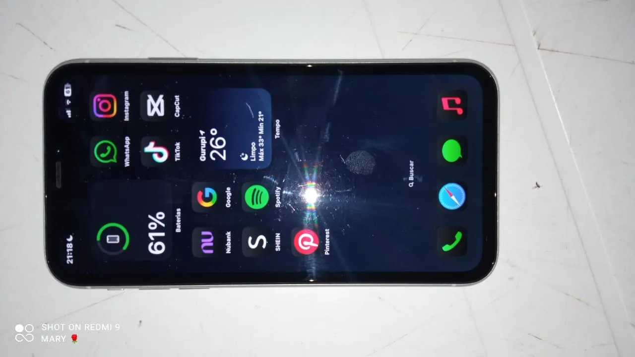 iPhone XR em boas condições de uso, sem nenhum defeito