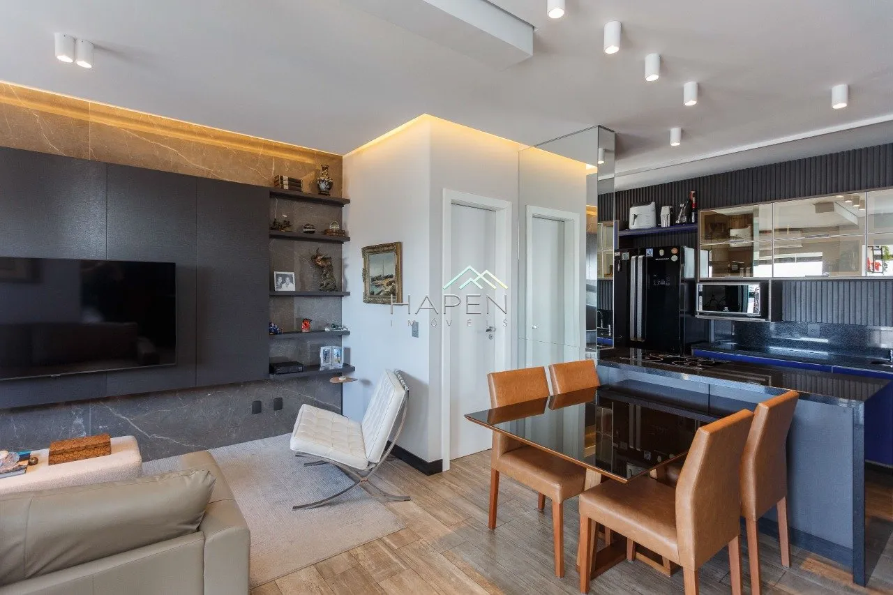 Apartamento duplex mobiliado no Champagnat!