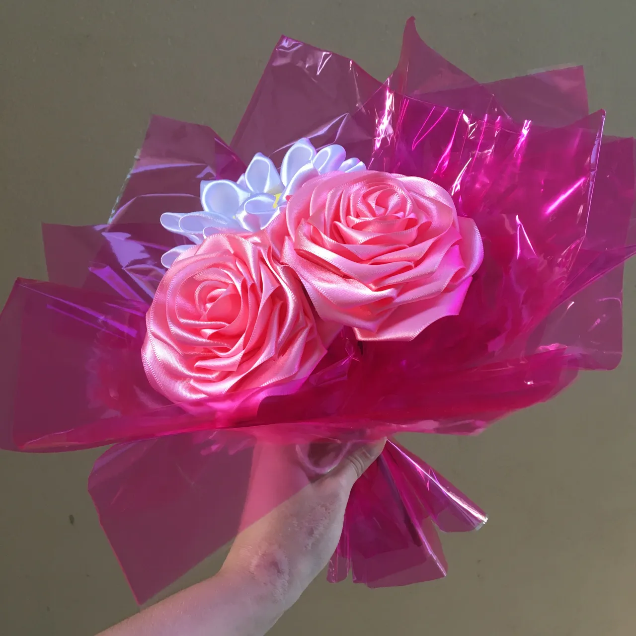 Buquê de Rosas Artesanais em cetim