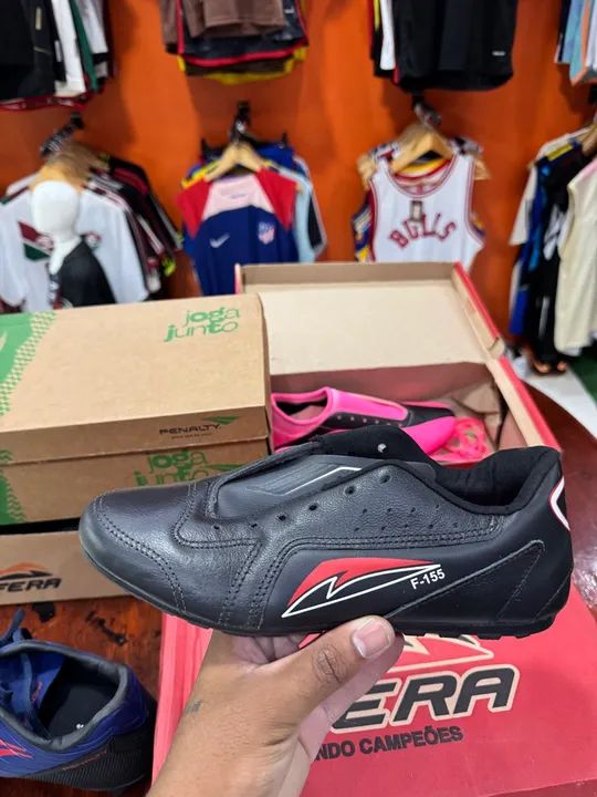 VENDO MEU ESTOQUE DE CHUTEIRAS  - Foto 3