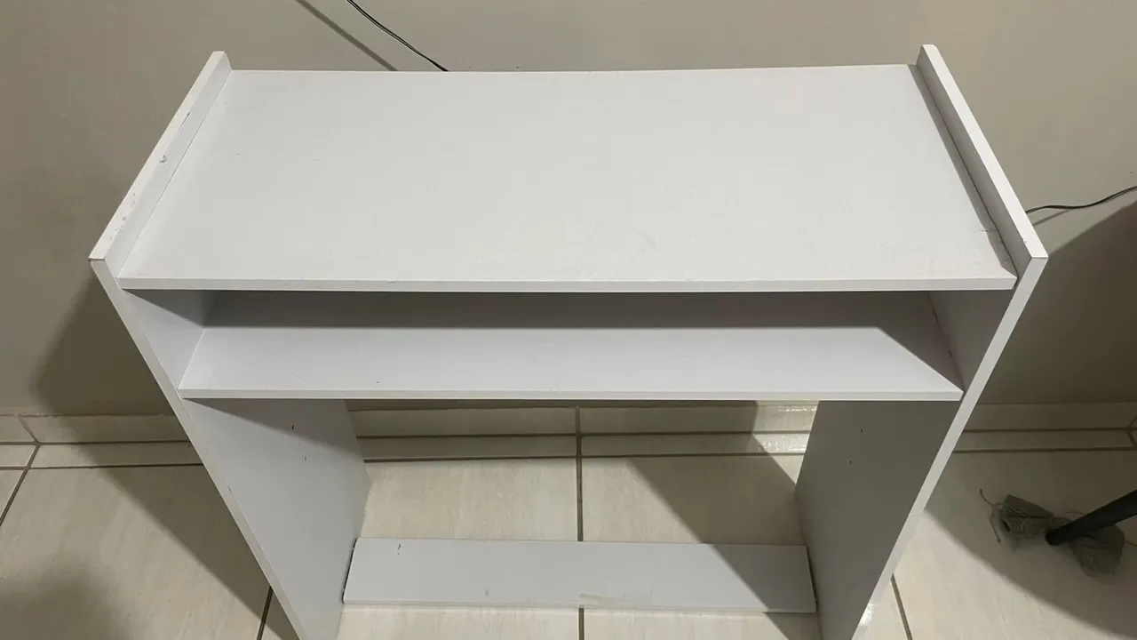 Mesinha, esmalteira e cabine de led