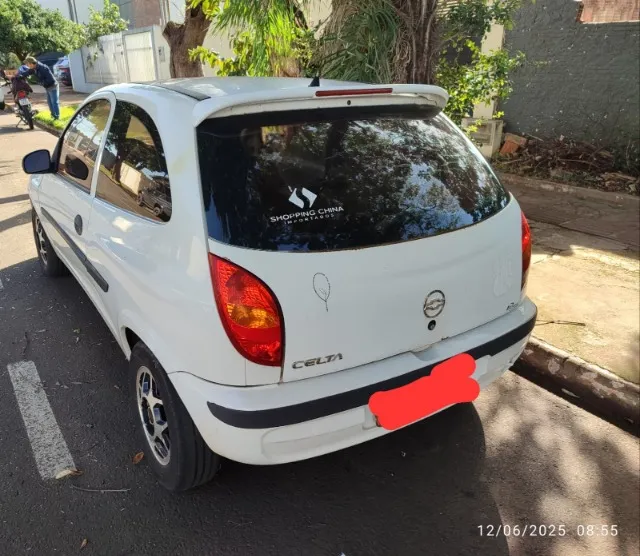 Vendo Celta 2001 a gasolina muito bom de mecânica e bem conservado