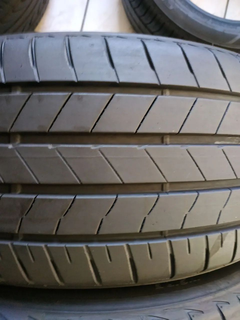 02 pneus 215/50/17 bridstone T005 - Foto 4