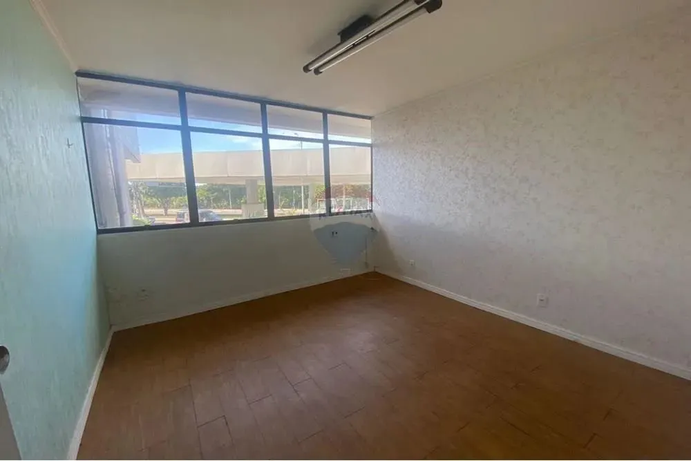 Salas e lojas comerciais disponíveis para locação anual na Av. engenheiro roberto freire!