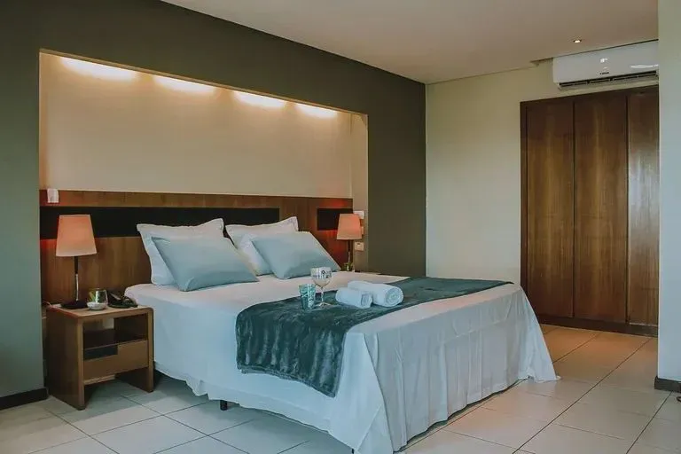 Flat com vista mar e localização privilegiada em Petrópolis